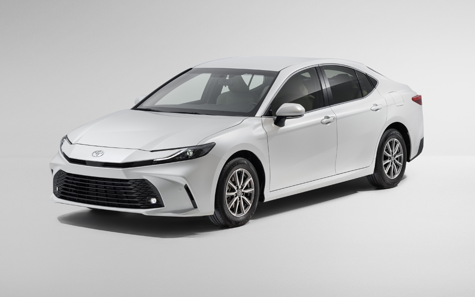 كامري E 2025