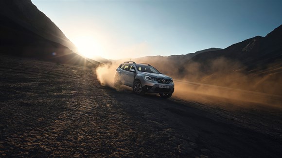 Duster (4*2)PE سيارة 